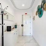 Bright 1bdr Flat In By Lovelystay Apartament *