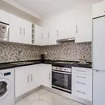 Bright 1bdr Flat In By Lovelystay *