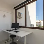 Apartamento Bright 1bdr Flat In By Lovelystay *